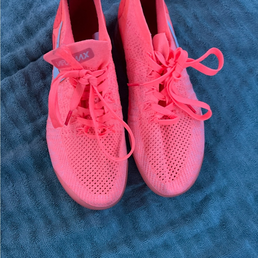 Nike Women's Bright Pink Athletic Shoes